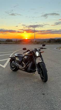 HARLEY-DAVIDSON SOFTAIL FXDR 114 